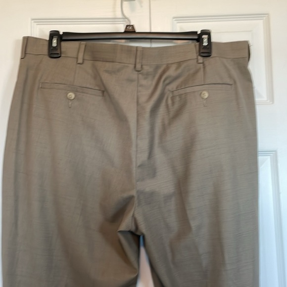 Men’s Axist tan dress pants. 40x30. Lightweight flat front pockets front/back - Picture 4 of 10